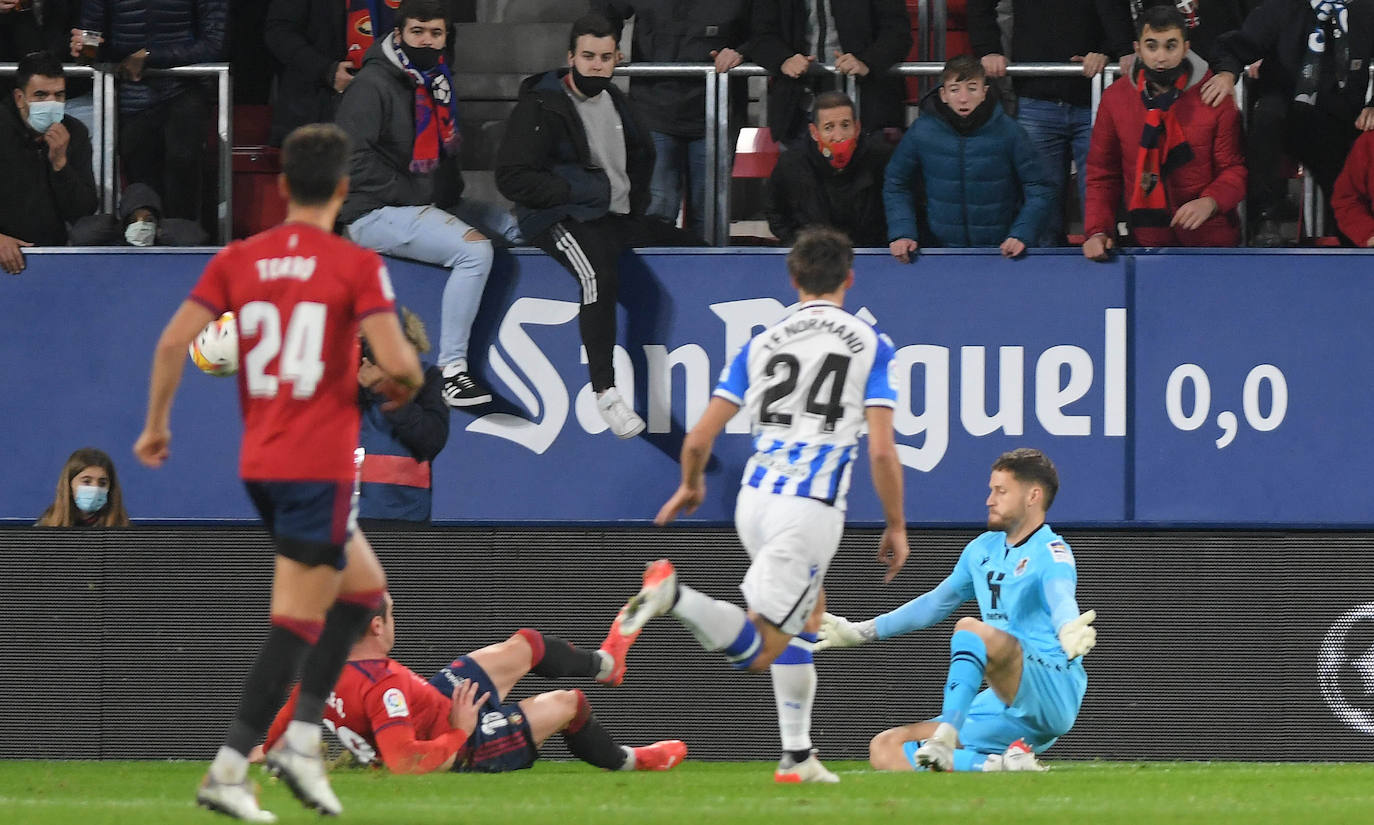 Fotos: Las mejores imágenes del Osasuna - Real Sociedad