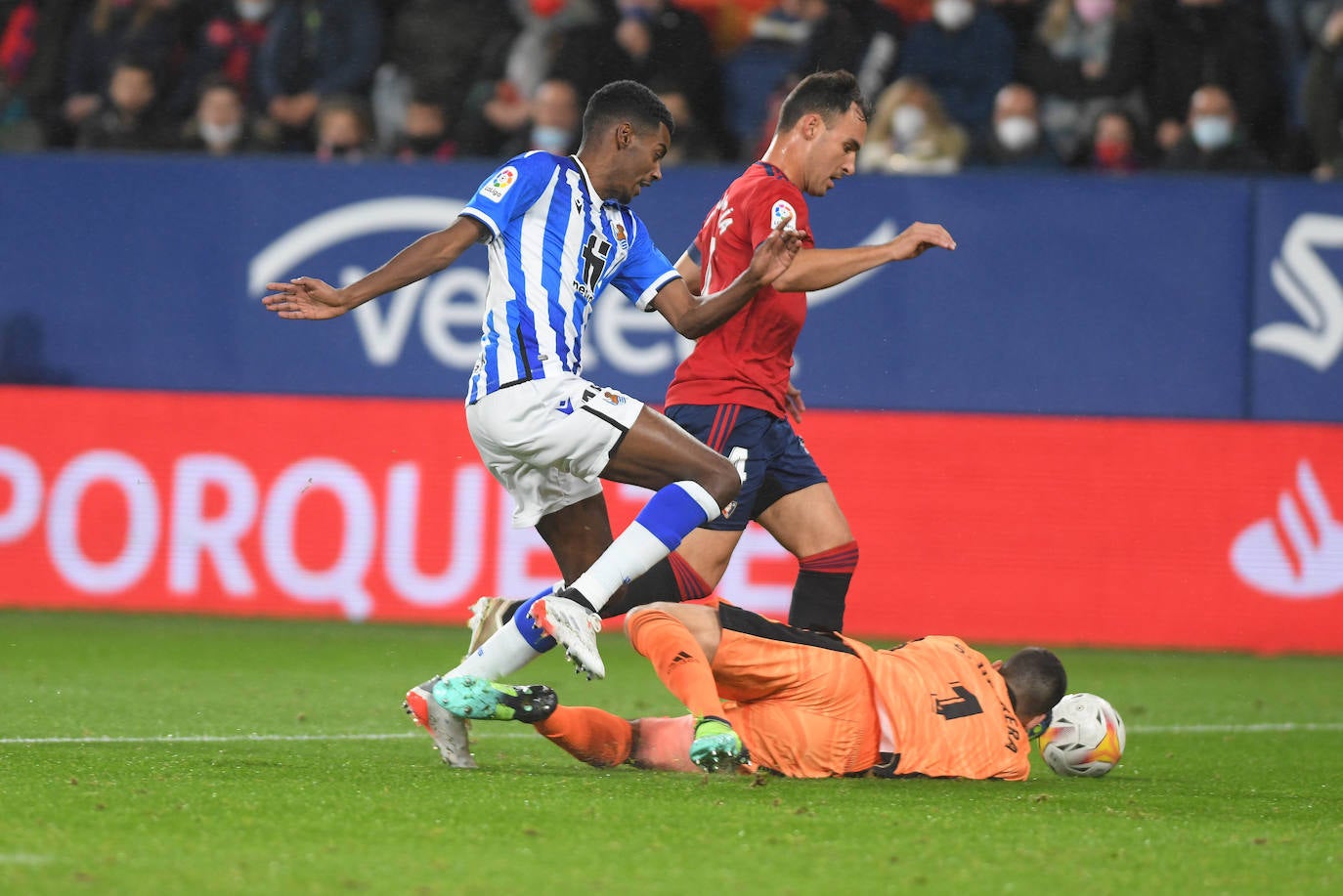 Fotos: Las mejores imágenes del Osasuna - Real Sociedad