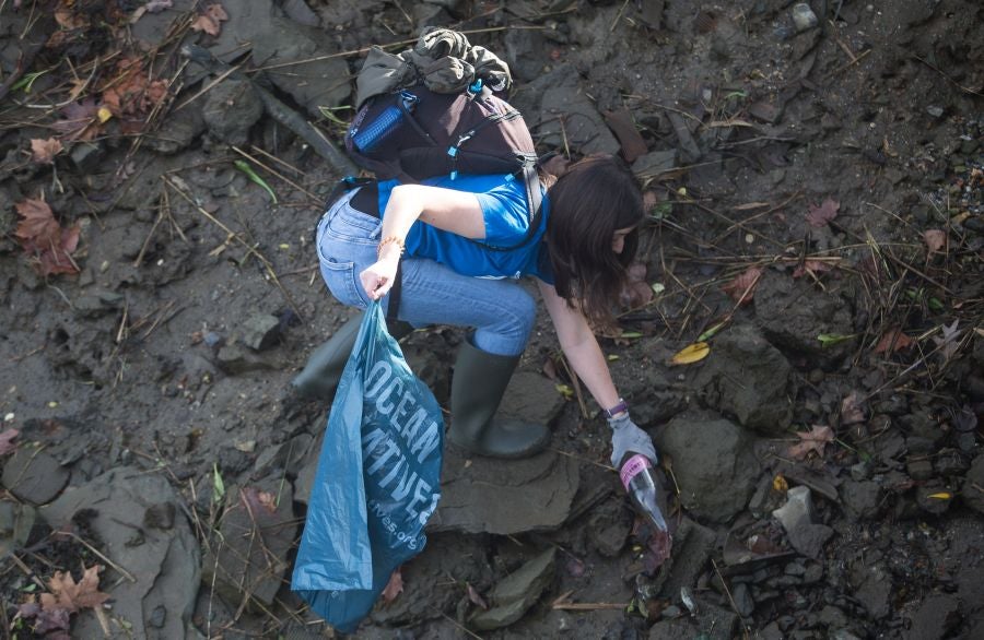 Fotos: Recogida de basura marina en Jaizubia