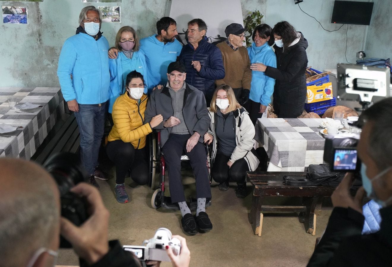 Fotos: Boni, Antonio y Miguel Mari vuelven al monte con Alex Txikon