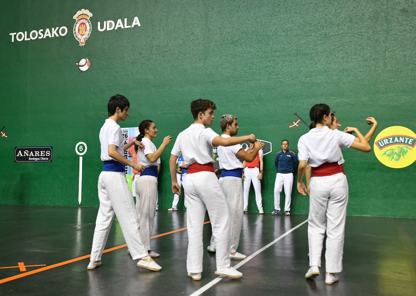 Fotos: Lleno para despedir a Olaizola en Beotibar