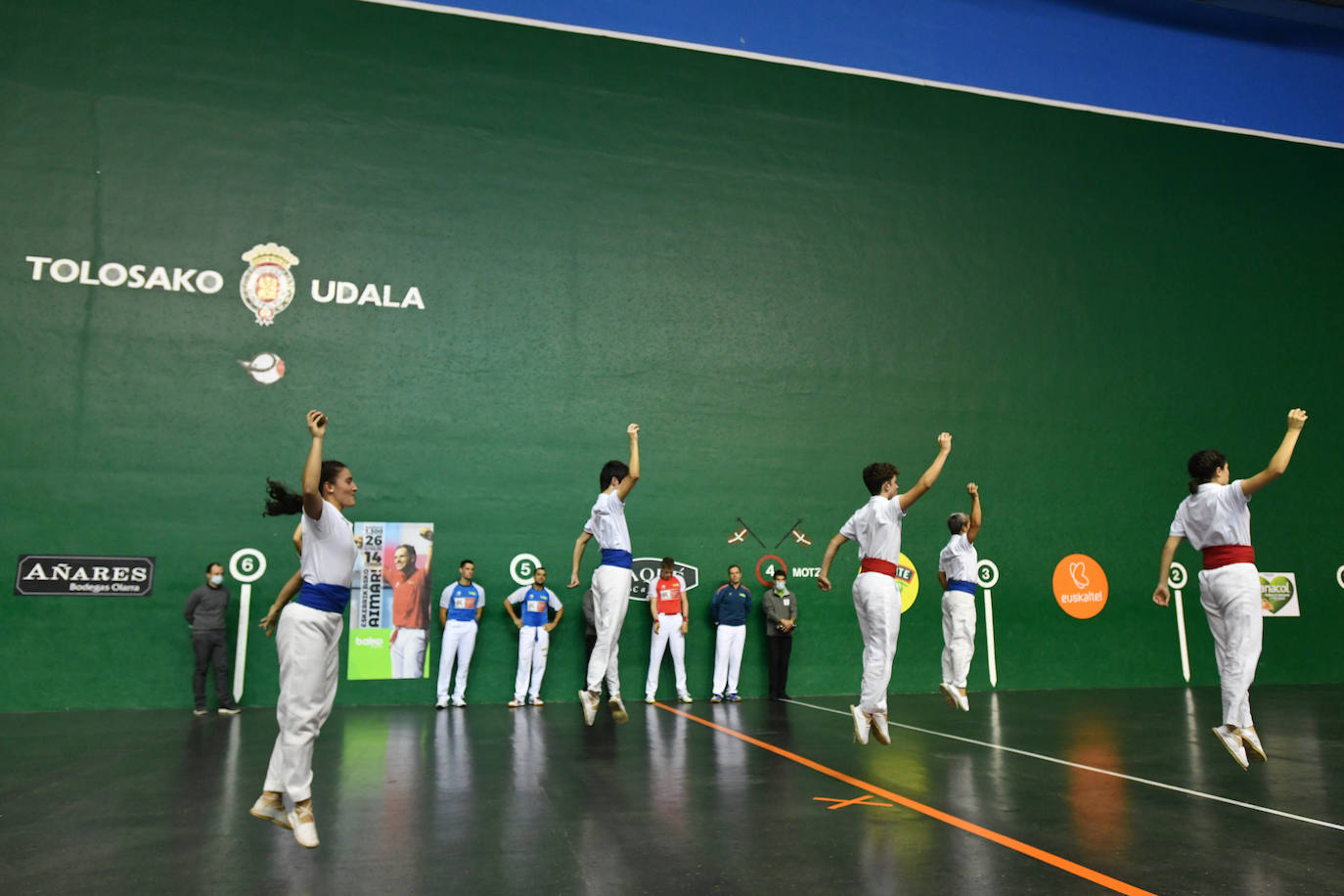 Fotos: Lleno para despedir a Olaizola en Beotibar