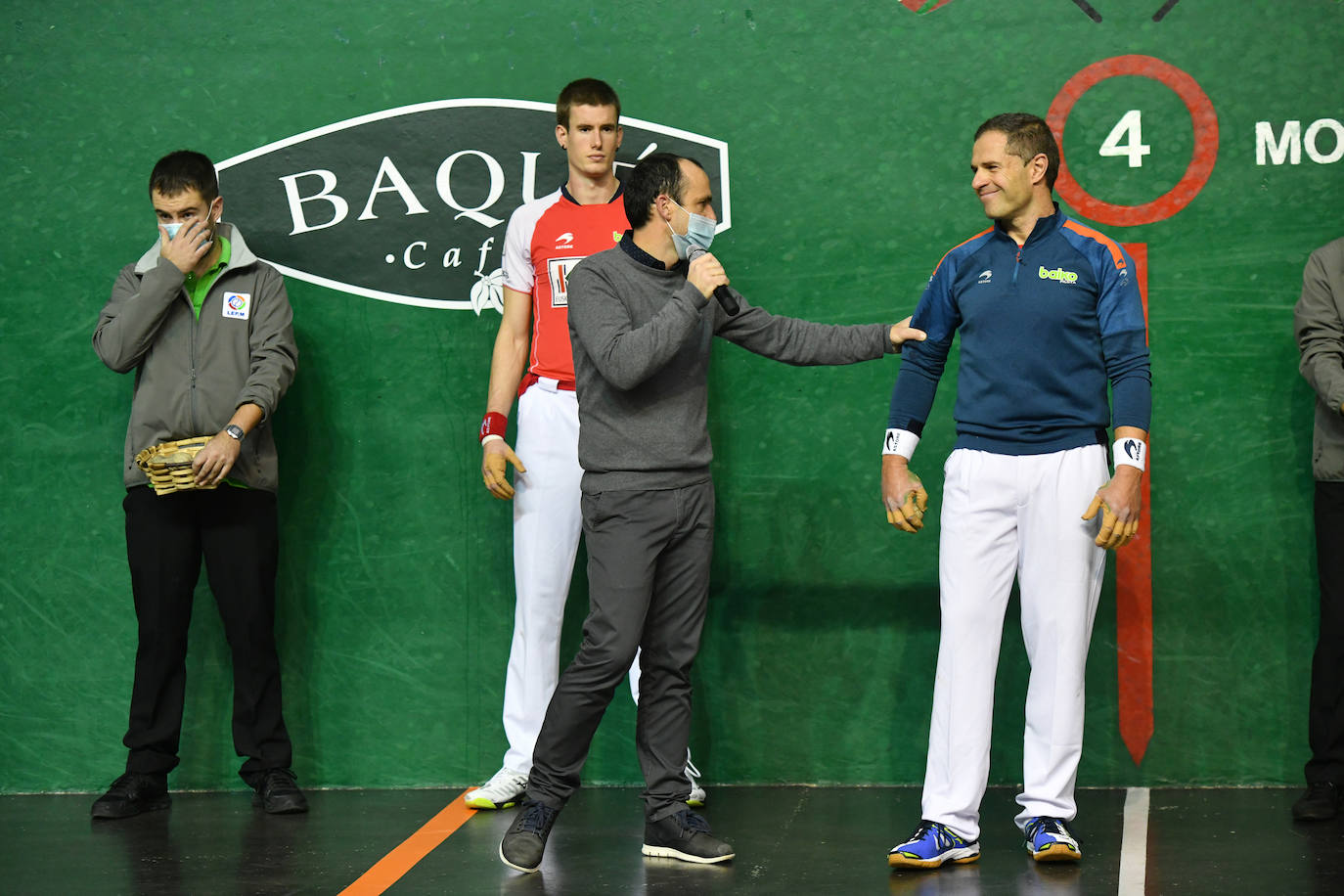 Fotos: Lleno para despedir a Olaizola en Beotibar