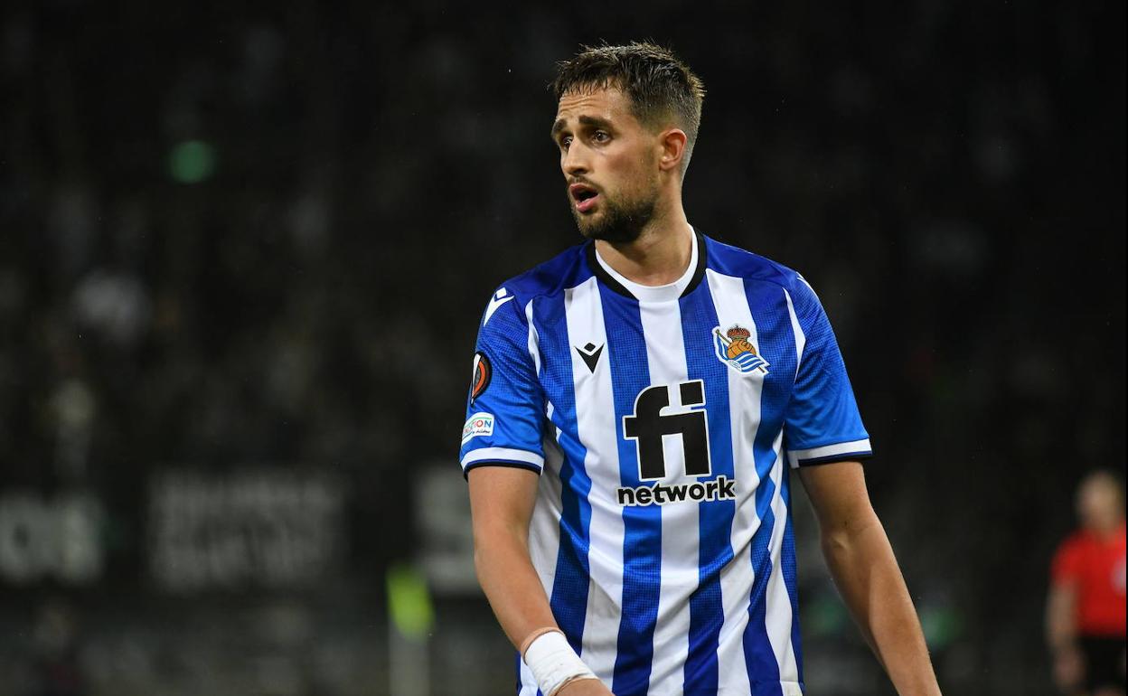 Adnan Januzaj en un partido europeo con la Real Sociedad.