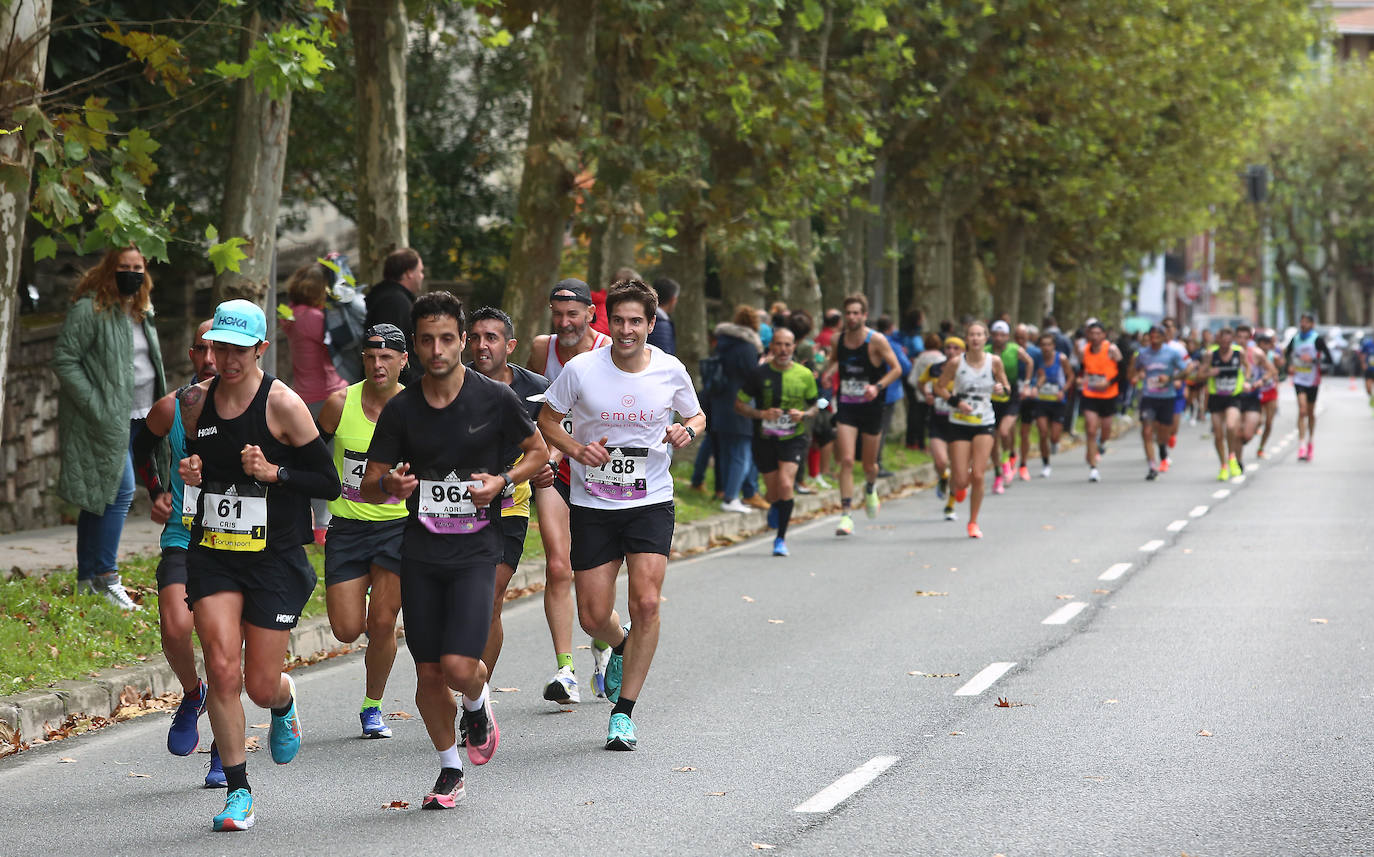 Fotos: Imágenes de los corredores al paso por Herrera