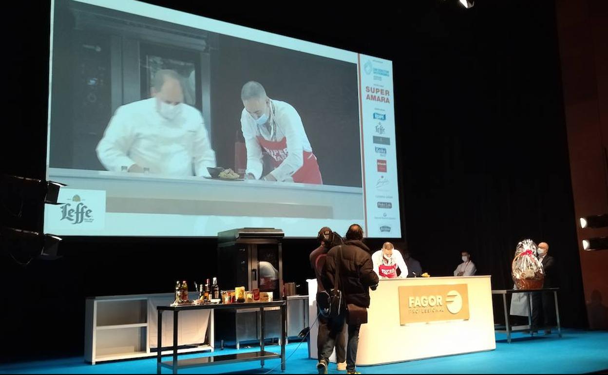 Cardo rojo para reponerse de la carrera