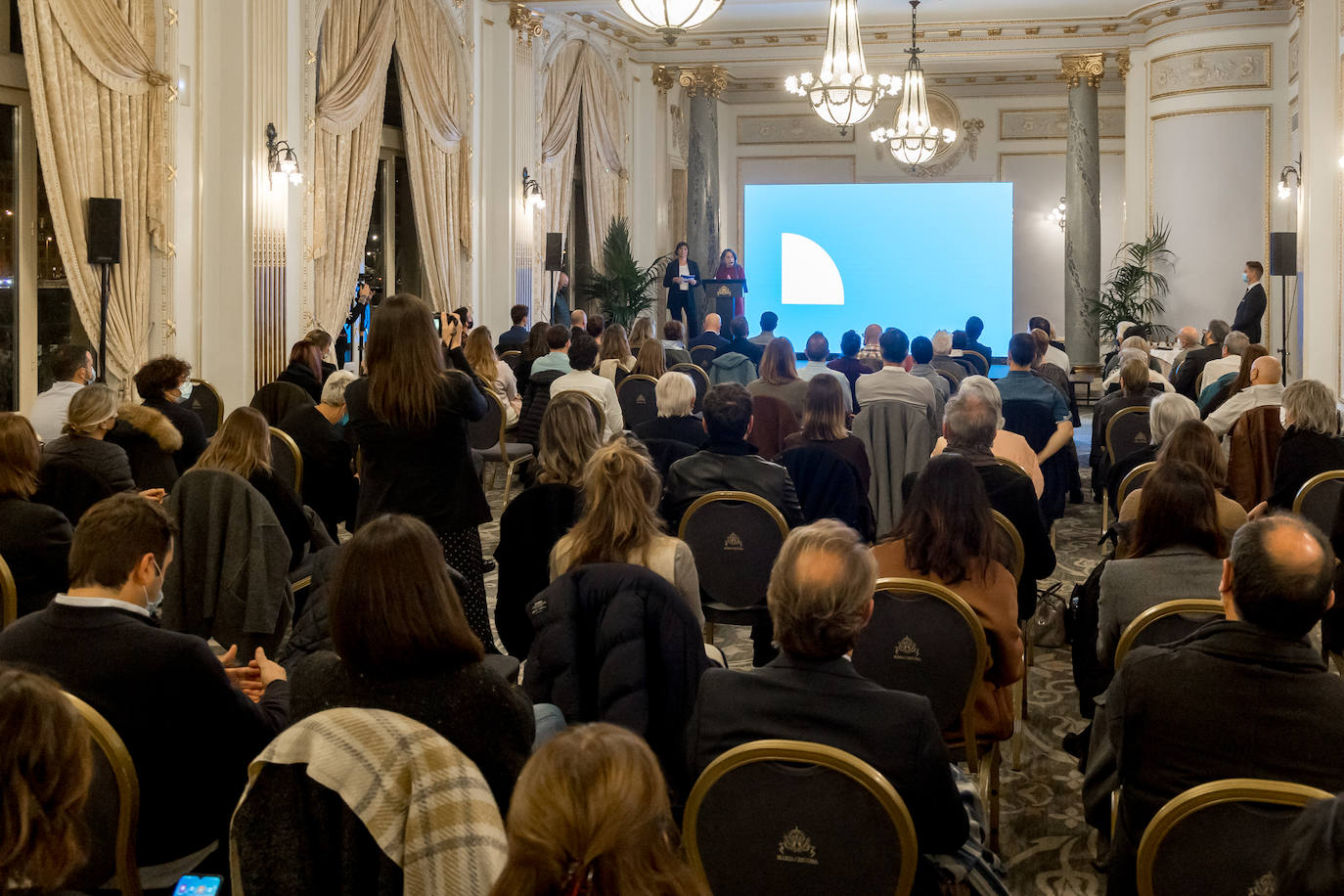Fotos: Los rostros más conocidos de la ciudad no se pierden la Gala del Comercio donostiarra