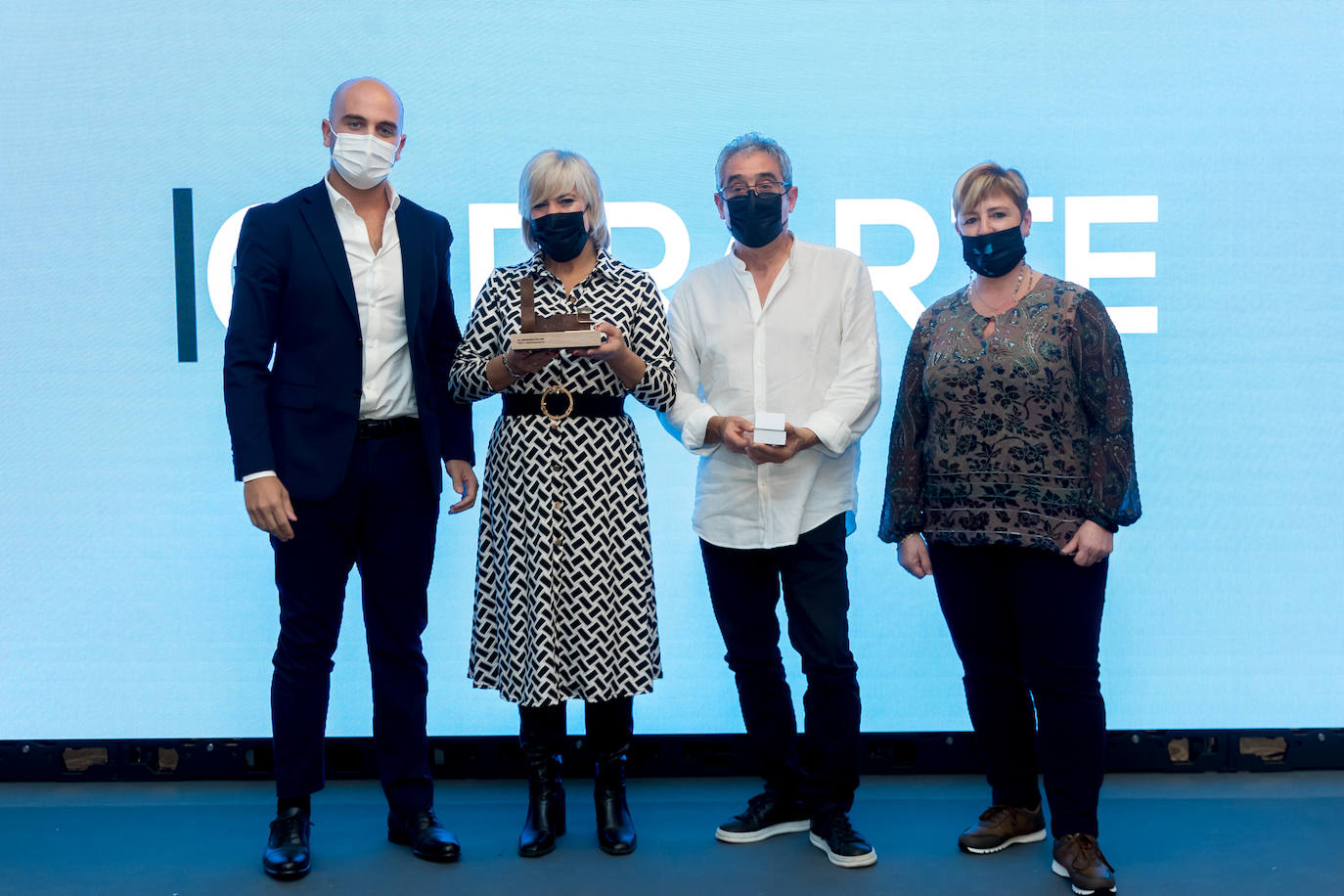 Fotos: Los rostros más conocidos de la ciudad no se pierden la Gala del Comercio donostiarra