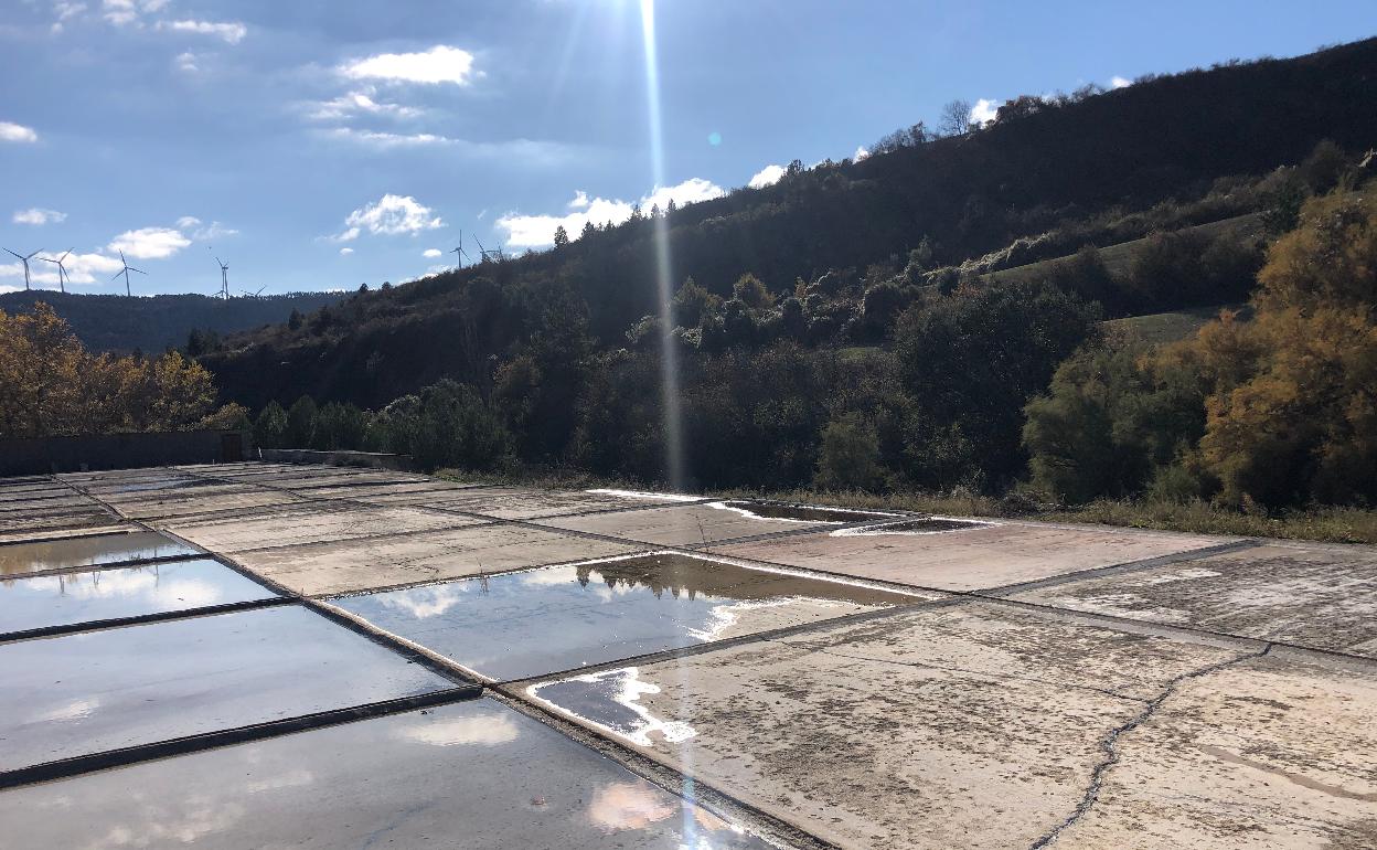 Las escondidas salinas de Aguilar de Codés, ahora en 'reposo' invernal, de camino a Kanpezu. 