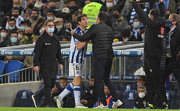 El acta arbitral de Melero López recoge el balonazo de Aritz y un 'mecherazo'