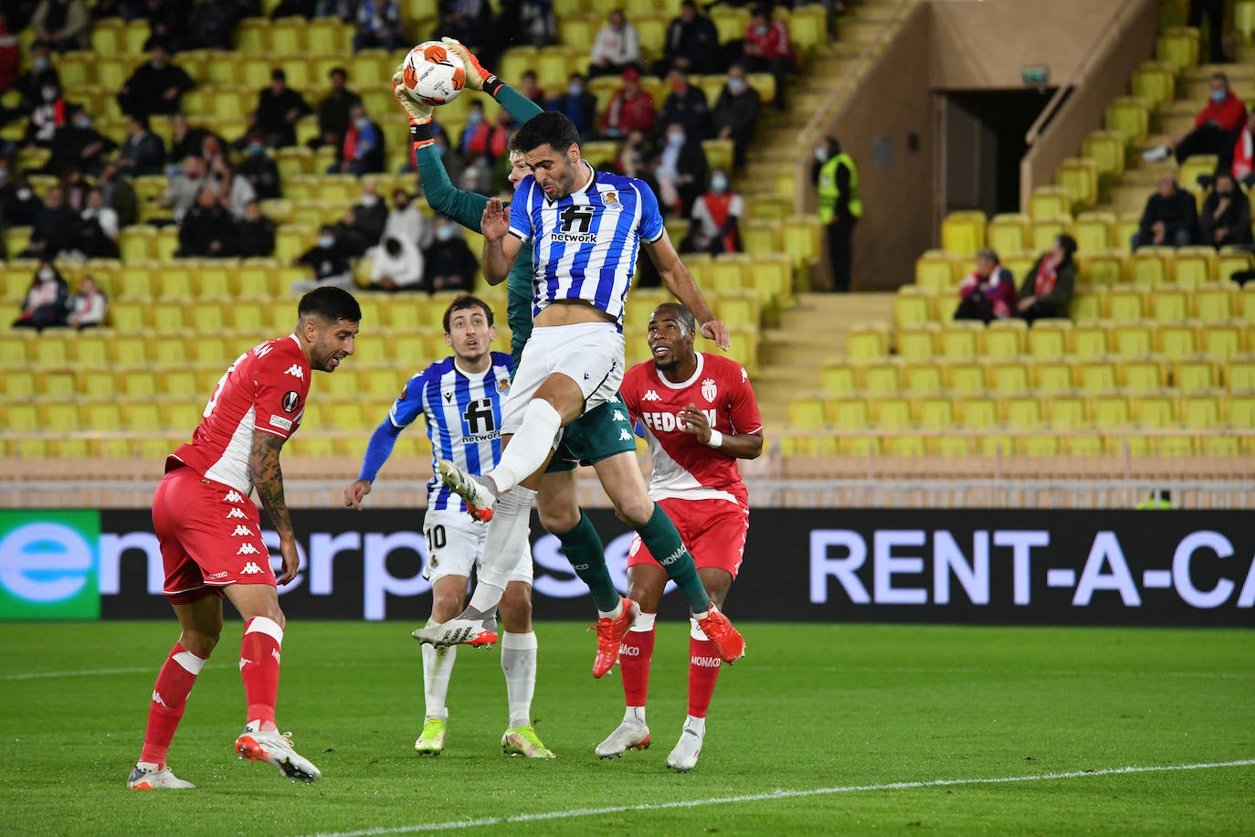 Fotos del partido entre el Mónaco y la Real Sociedad