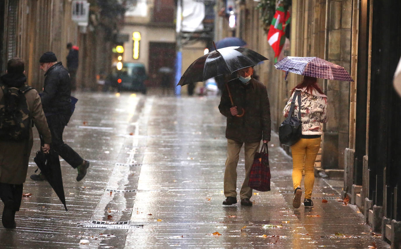 Fotos: Jornada de lluvias intensas en Gipuzkoa