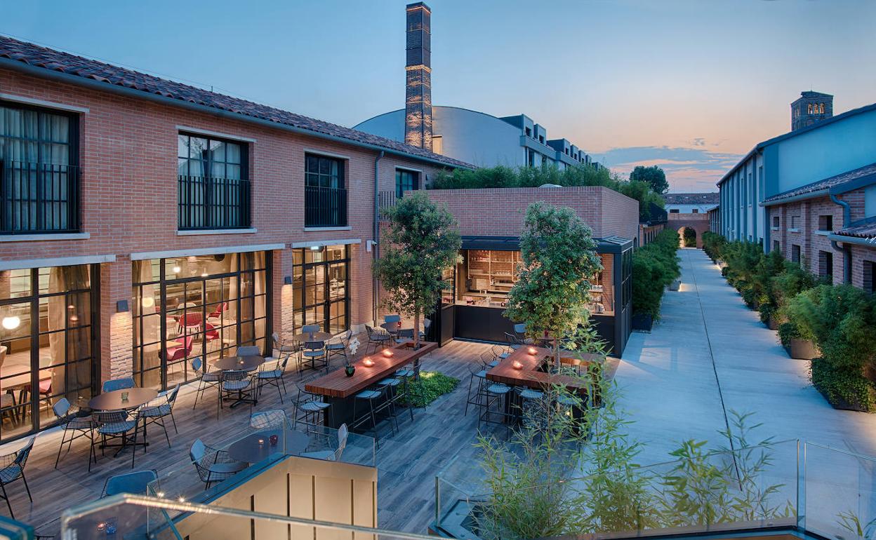 NH Collection Murano Villa, un precioso hotel boutique de cuatro estrellas ubicado en una antigua fábrica de cristal de Murano. 