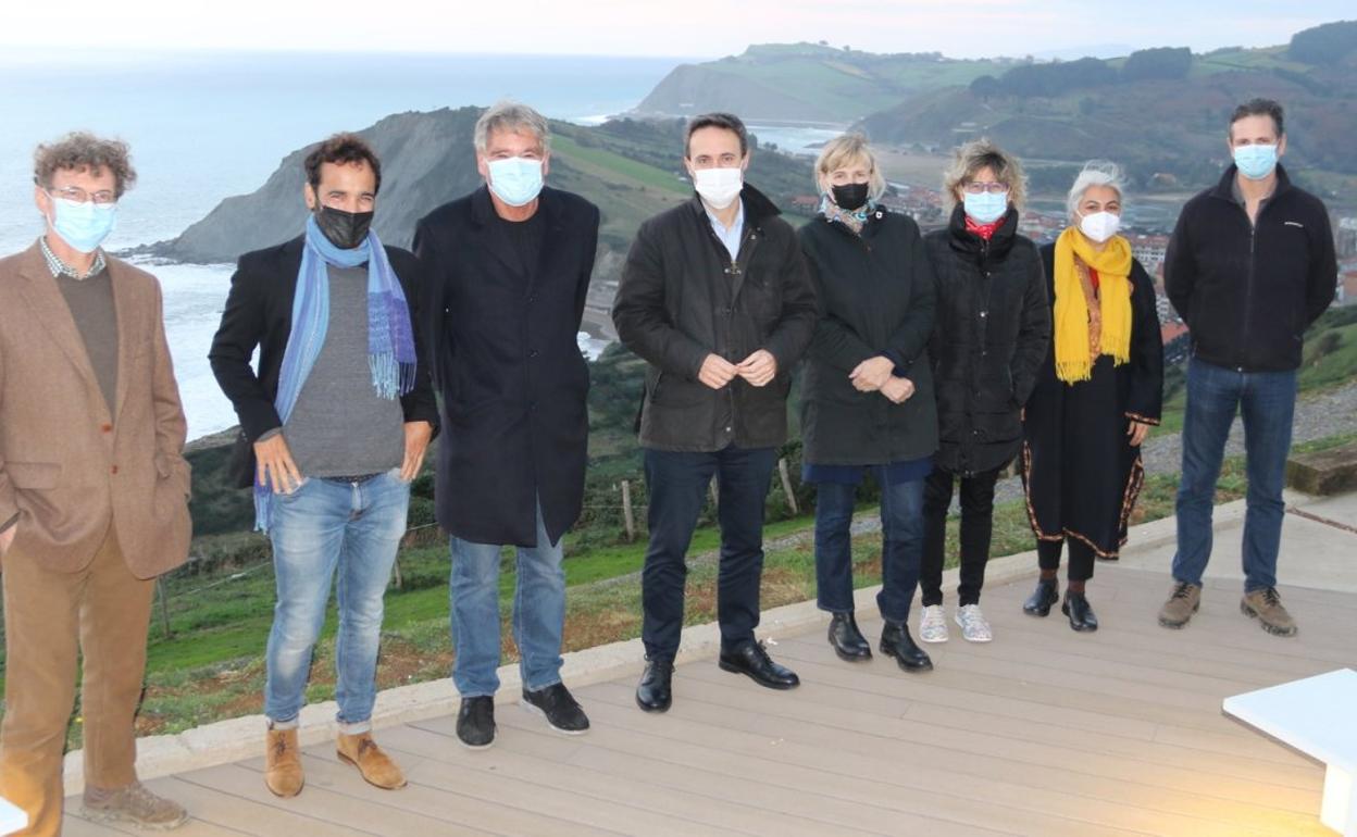 Participantes en la reunión de la Comisión Internacional del Patrimonio Geológico en el Geoparque. 