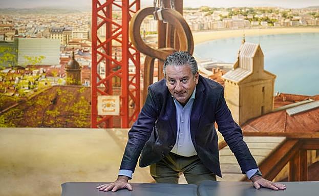 Fran Manzano en la sala de reuniones de Igarle, en el parque empresarial de Zuatzu, en Donostia. 