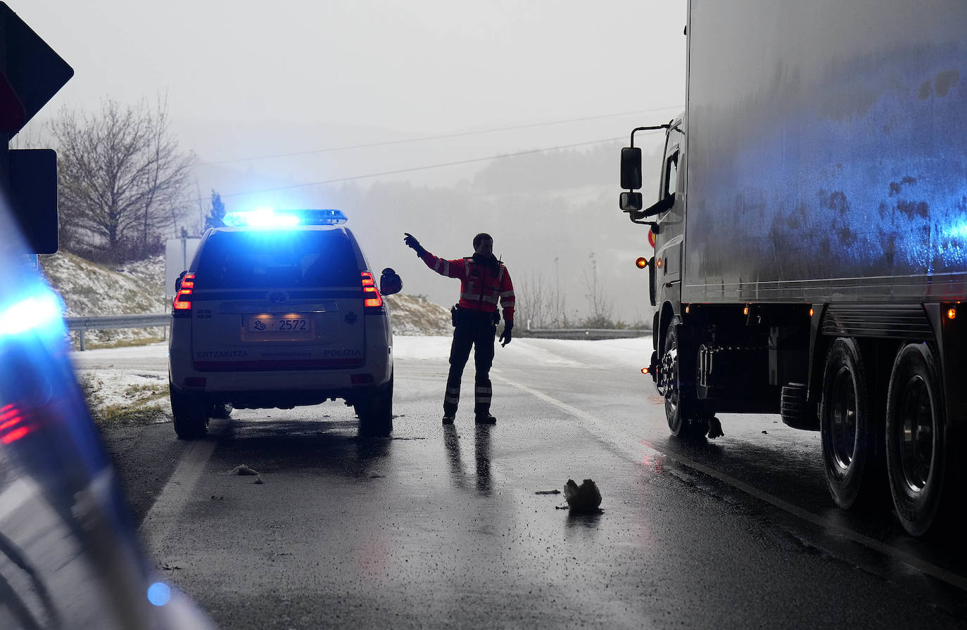 Las vías principales y un buen número de localidades del territorio han registrado fuertes lluvias