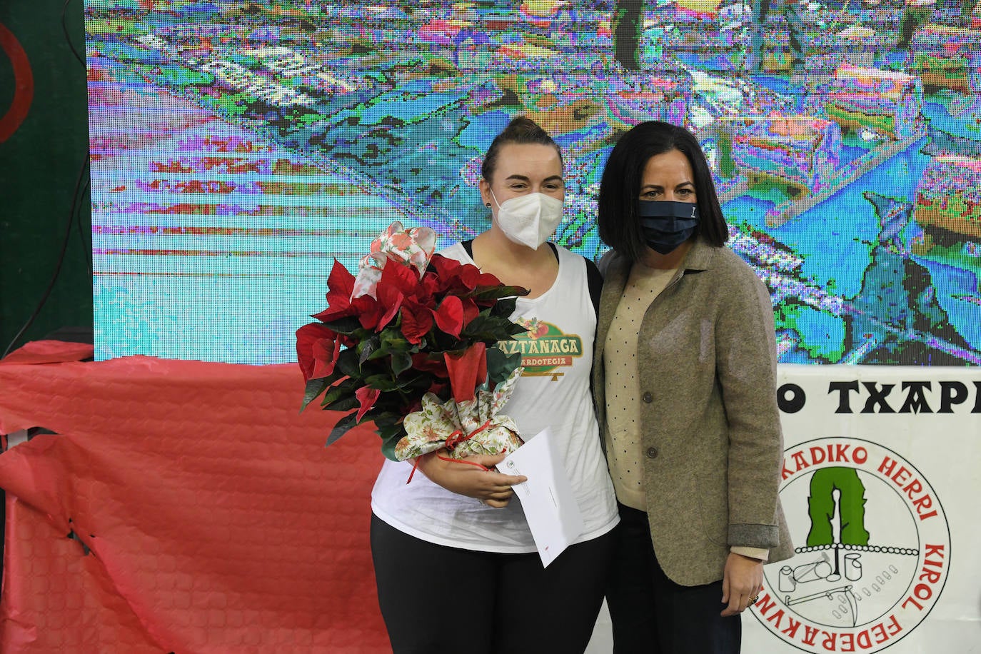 Fotos: Hodei Ezpeleta &#039;Bihurri&#039;, campeón de Euskadi de aizkolaris