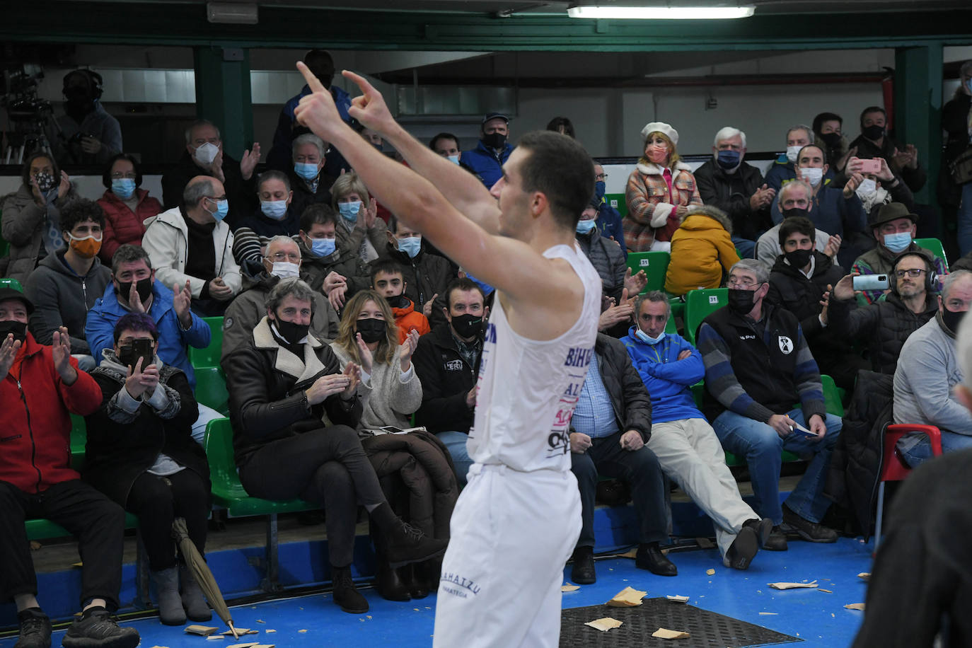 Fotos: Hodei Ezpeleta &#039;Bihurri&#039;, campeón de Euskadi de aizkolaris