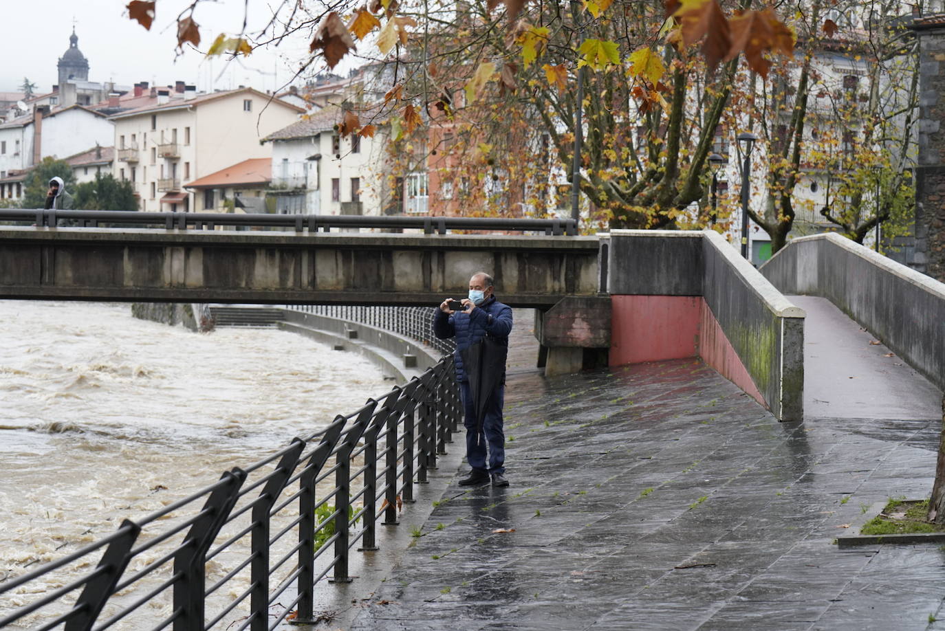 Fotos: Desbordamientos puntuales en Gipuzkoa