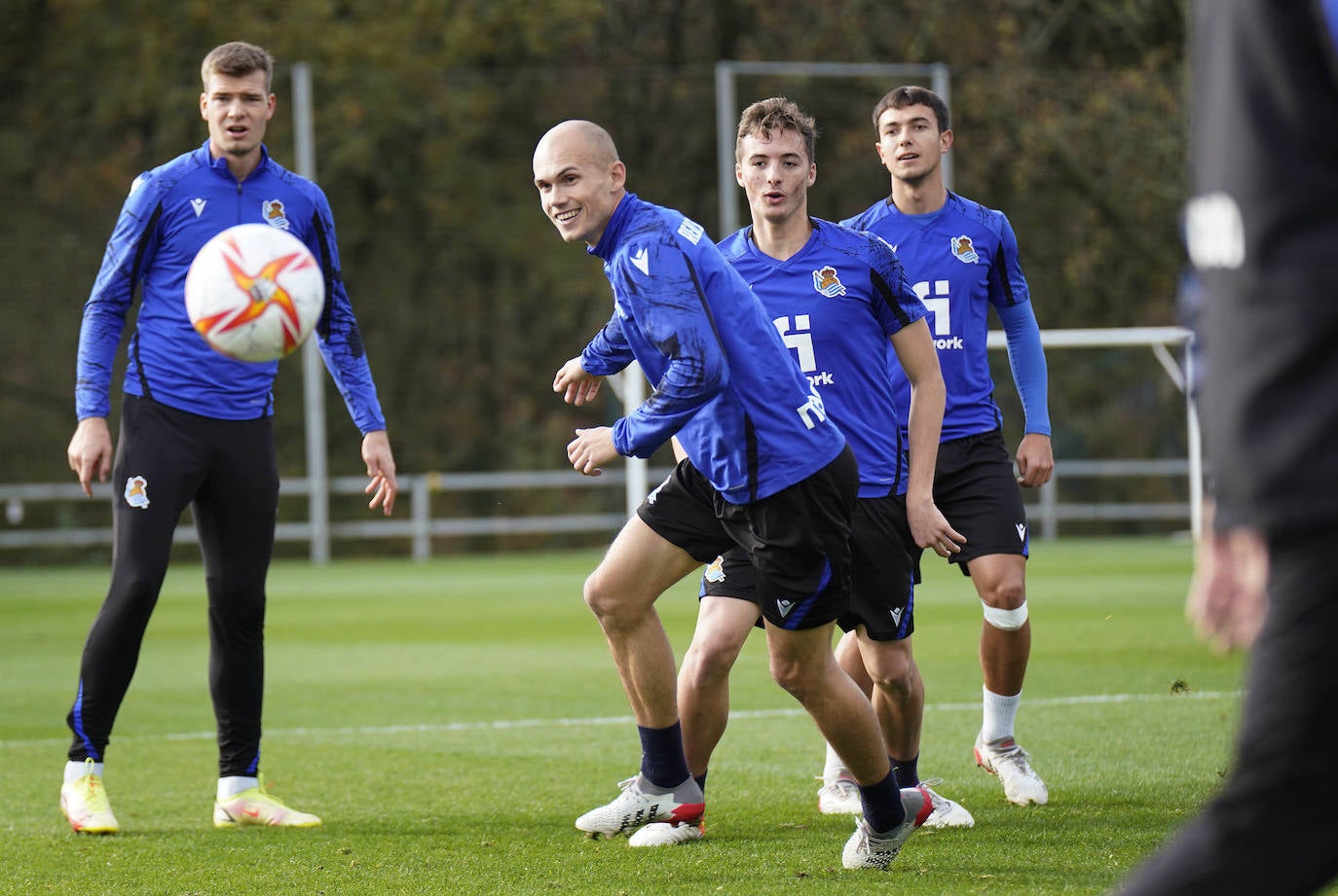 Fotos: Roberto López, Nais, Lobete y Turrientes, con el primer equipo