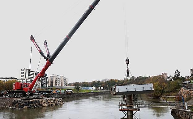 Imagen principal - El puente de Astiñene toma forma