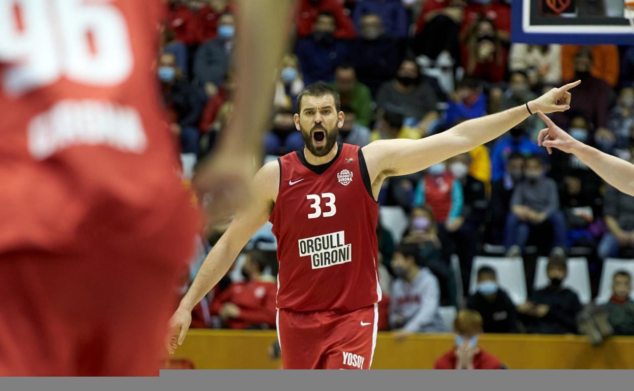 Marc Gasol impone su ley el primer día