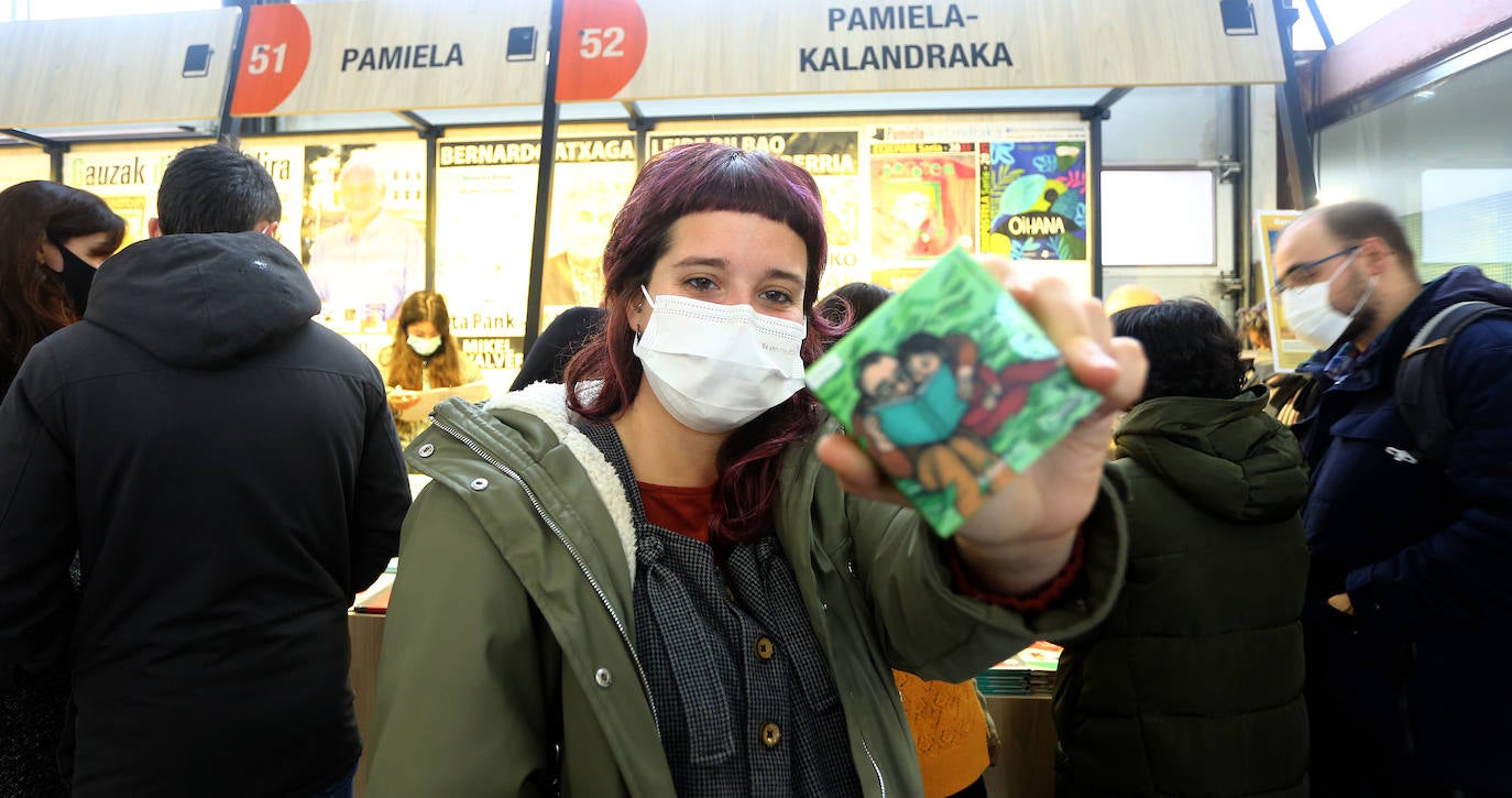 Ordu eta erdiko tartea daukate bisitariek Landako Guneko erakusmahaietako eskaintza ikusteko.