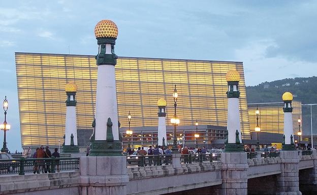 Imagen principal - San Sebastián: 100 años del Gran Kursaal, el casino que pronto dejó de serlo