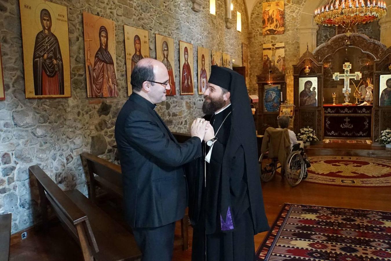 Reunión con el obispo Timotei, ortodoxo de Rumanía, para renovar el acuerdo para que los ortodoxos puedan seguir utilizando la ermita de Uba