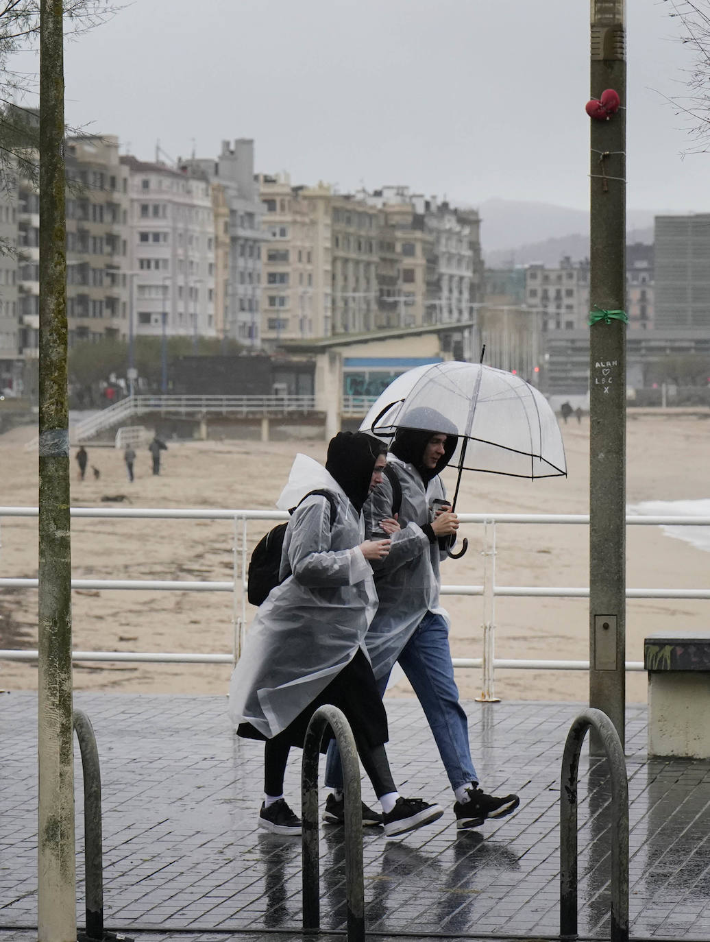 Fotos: La lluvia no da tregua: Euskalmet activa la alerta naranja para este jueves y viernes