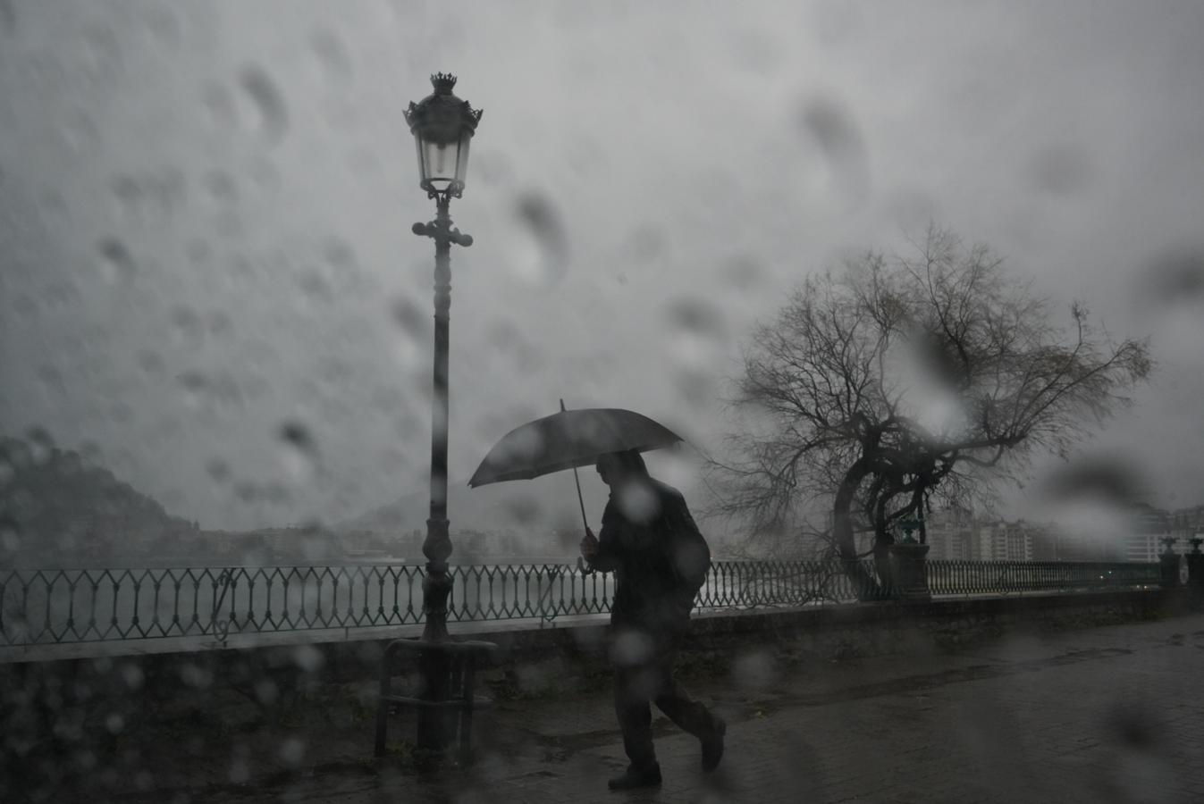 Fotos: La lluvia no da tregua: Euskalmet activa la alerta naranja para este jueves y viernes