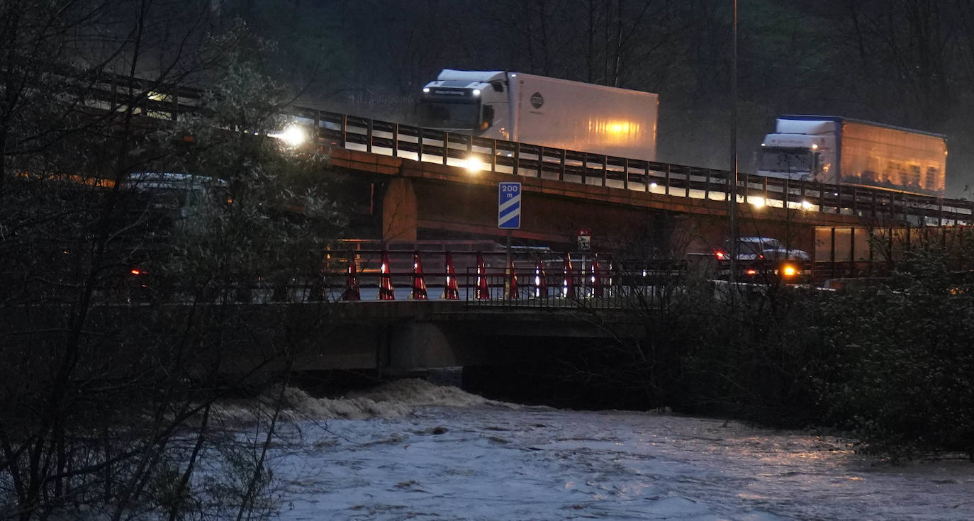 Tiempo en Gipuzkoa: Nueva jornada de lluvia, nieve y olas