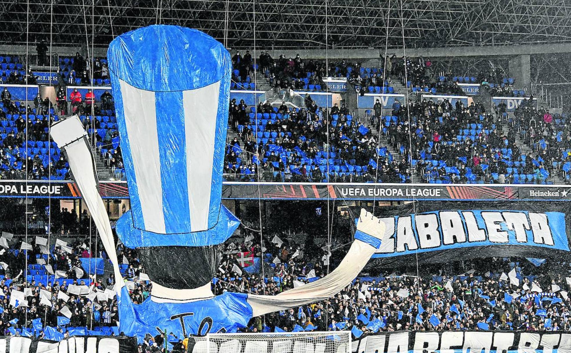 Real Sociedad - PSV: Las fuertes lluvias y la mala hora impidieron una gran asistencia al Reale Arena