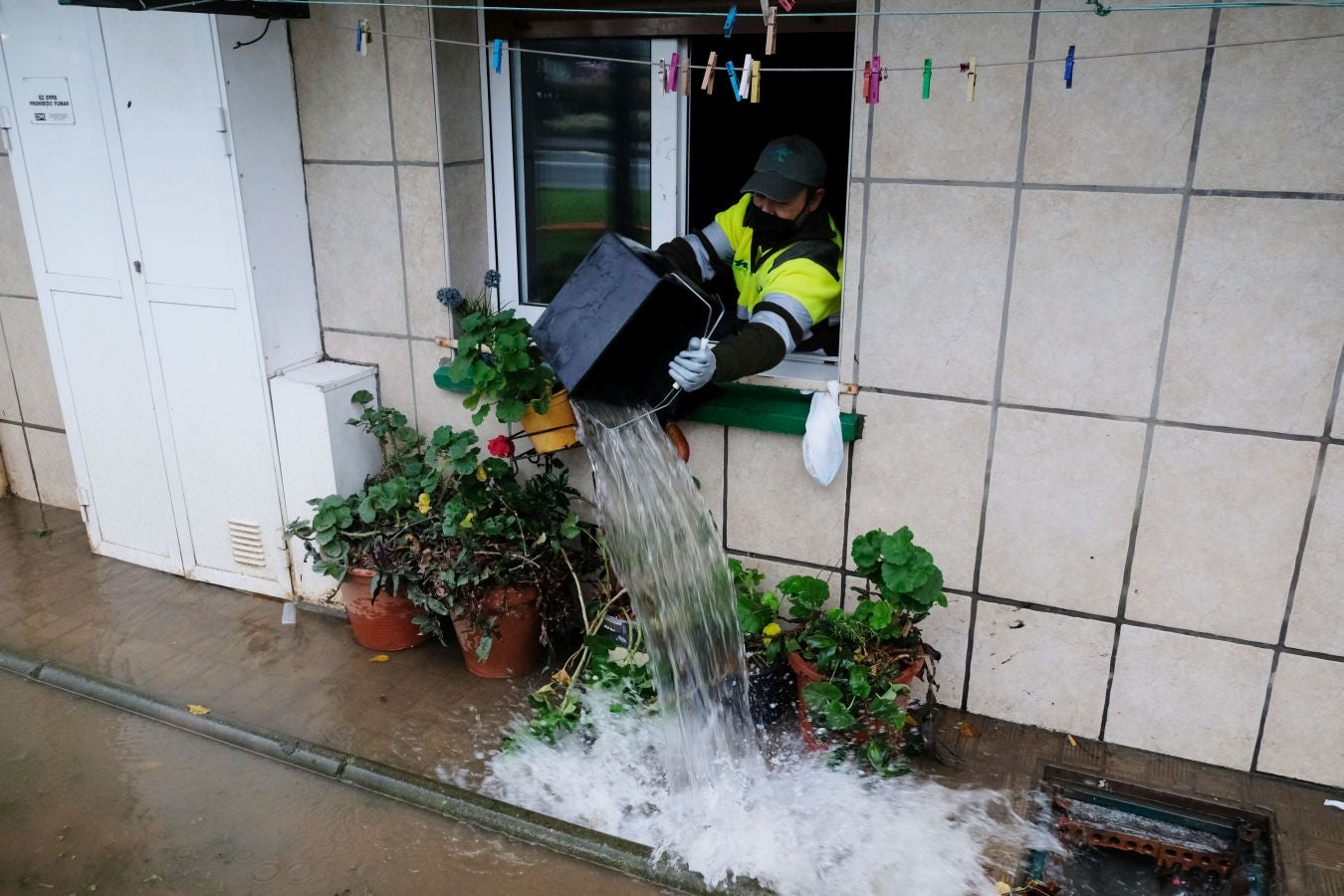 Fotos: Inundaciones en Behobia y otros puntos de Irun por el desbordamiento del Bidasoa