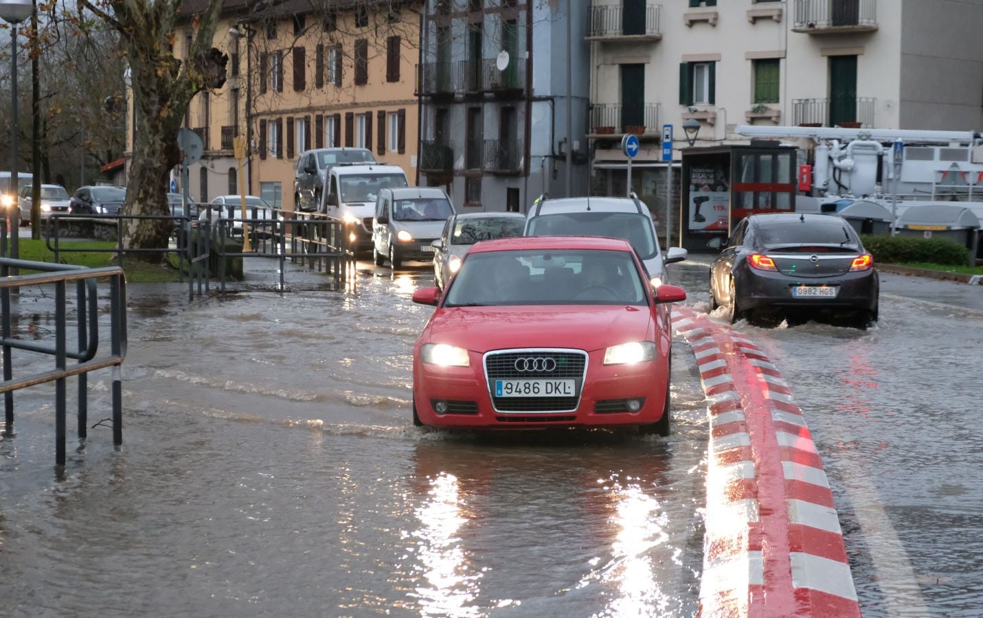 Fotos: Inundaciones en Behobia y otros puntos de Irun por el desbordamiento del Bidasoa