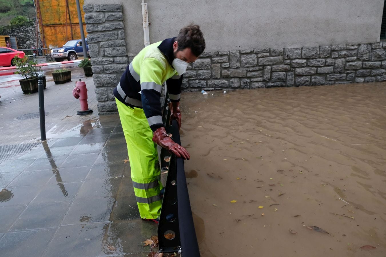 Fotos: Inundaciones en Behobia y otros puntos de Irun por el desbordamiento del Bidasoa
