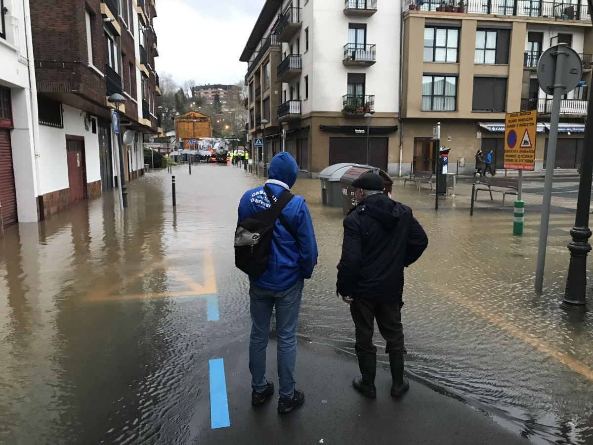 Fotos: Inundaciones en Behobia y otros puntos de Irun por el desbordamiento del Bidasoa