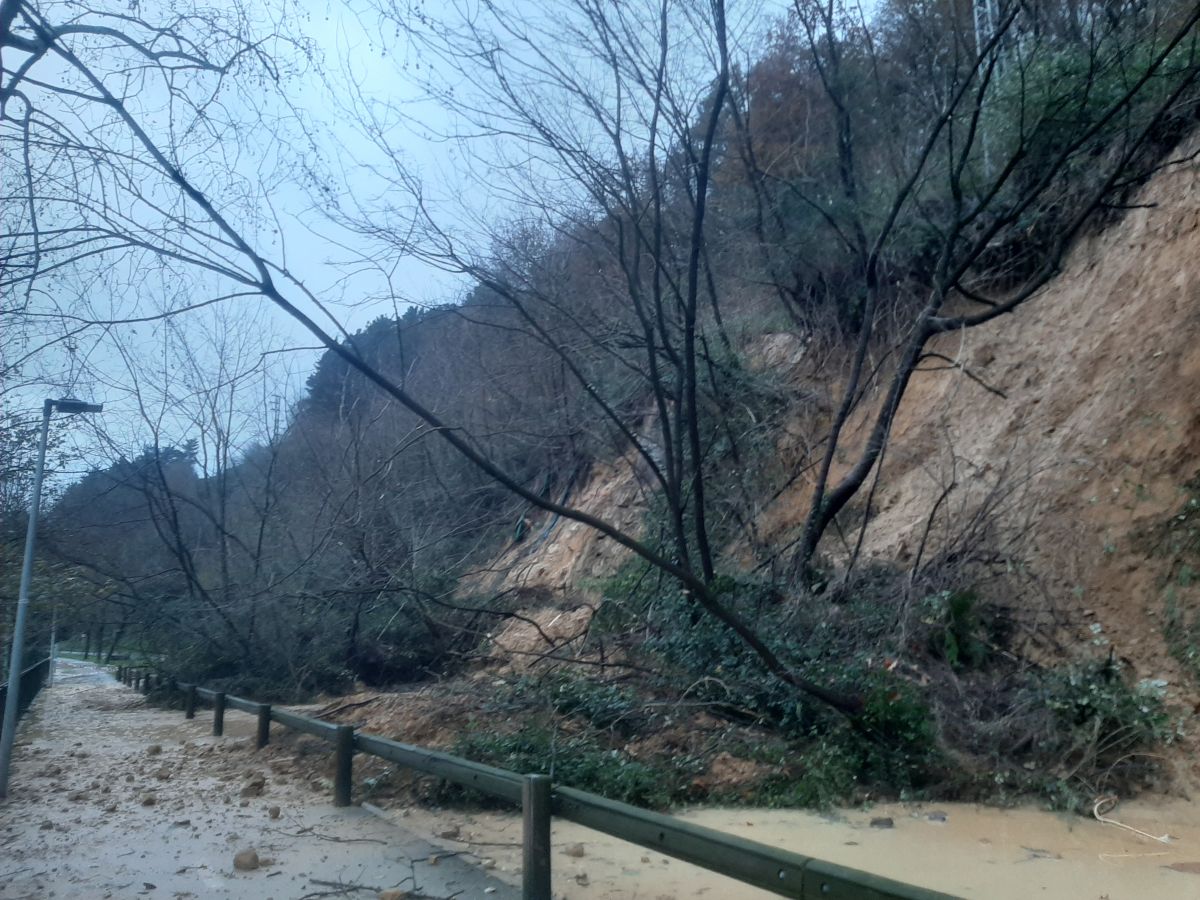 Fotos: Desprendimiento en Pasai Donibane por las lluvias