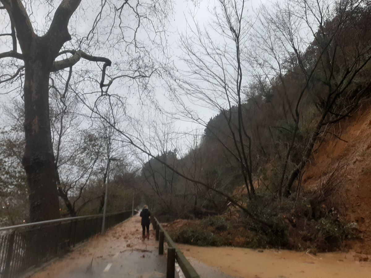 Fotos: Desprendimiento en Pasai Donibane por las lluvias