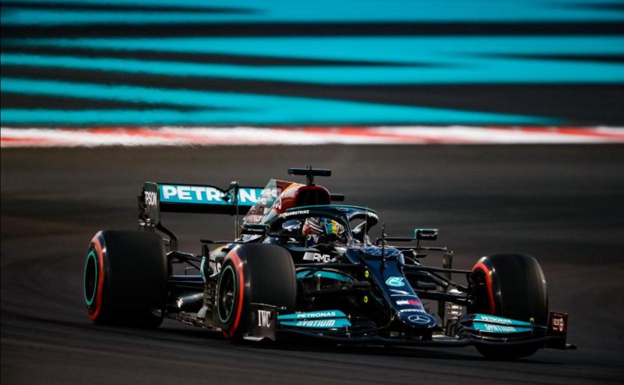 Lewis Hamilton fue el más rápido este viernes en Abu Dabi. 