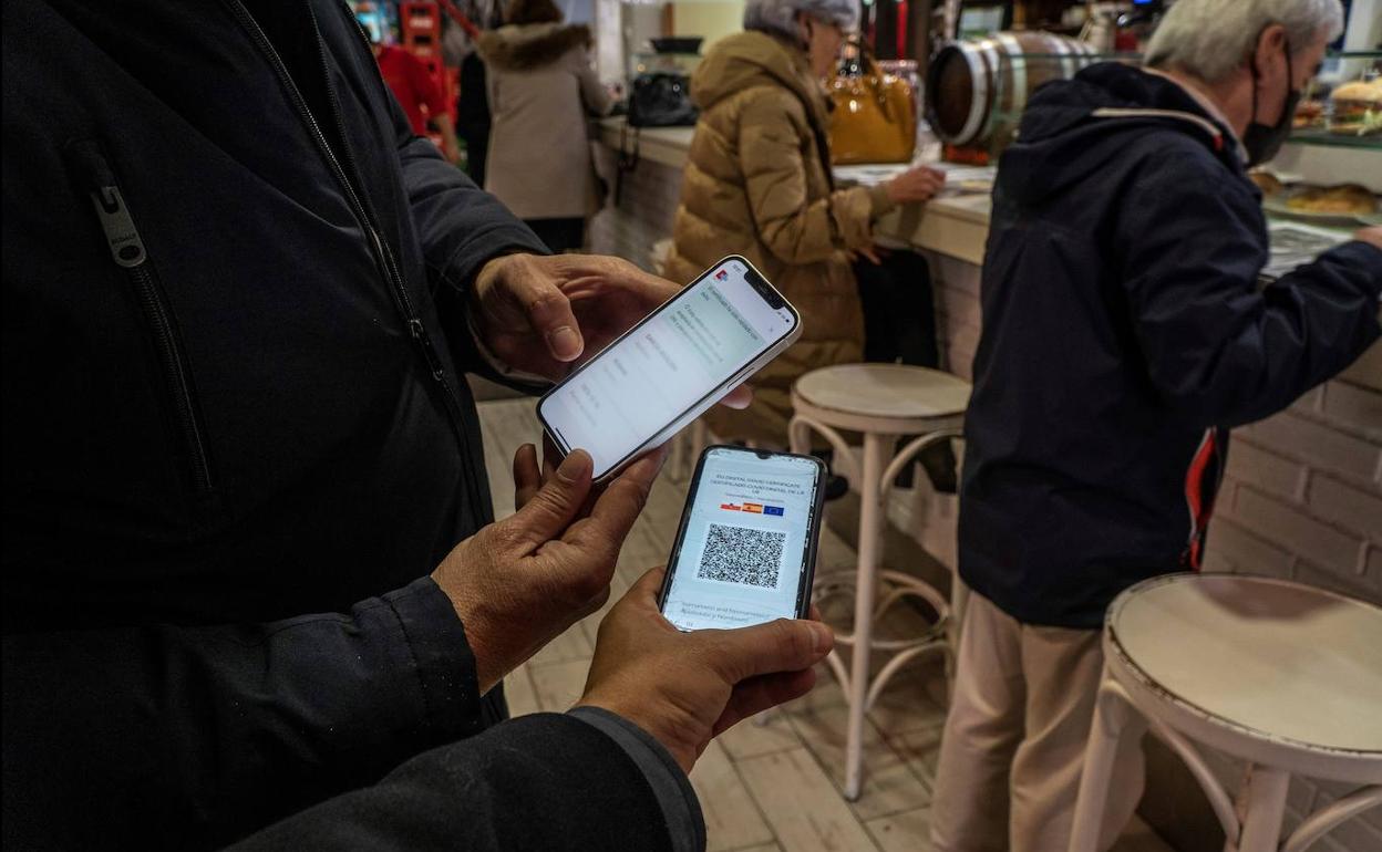 Urkullu quiere extender el pase covid a toda la hostelería y eventos culturales, incluidos los partidos en el Reale Arena