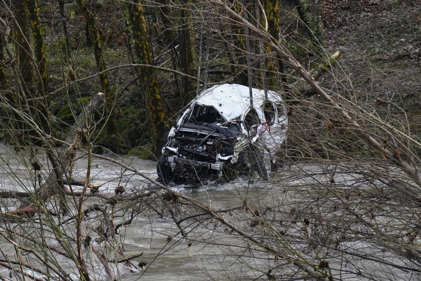 Fotos: Rescatan del río Bidasoa en Lesaka el cuerpo del vecino de Elizondo