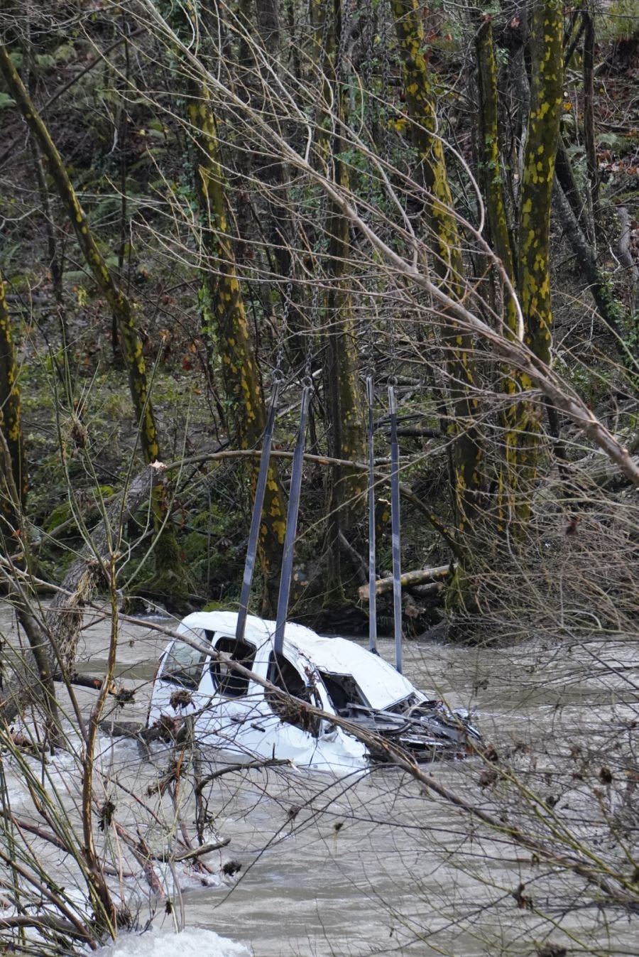Fotos: Rescatan del río Bidasoa en Lesaka el cuerpo del vecino de Elizondo