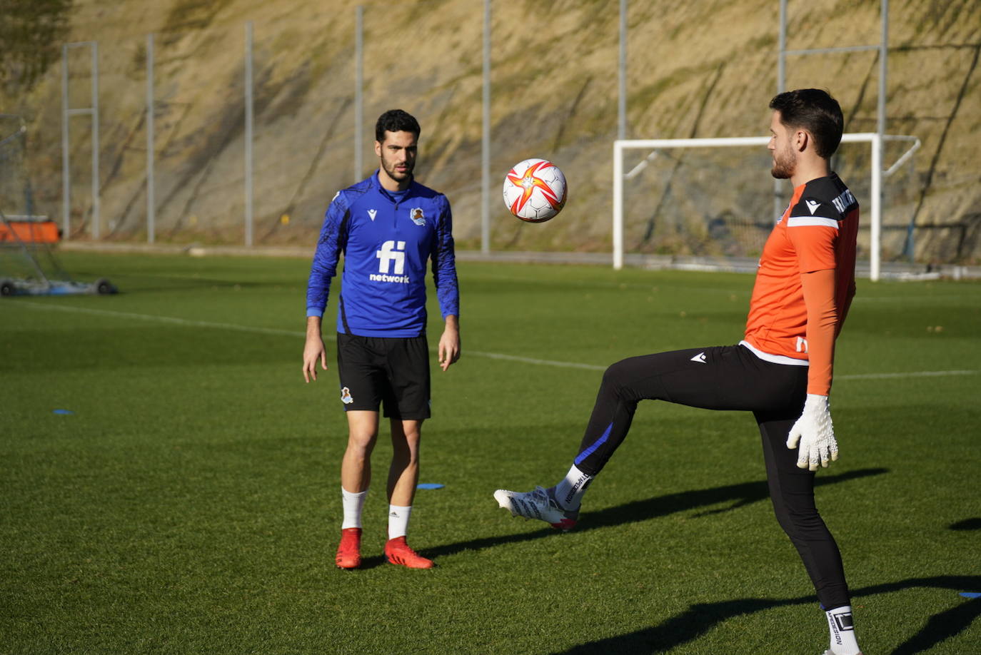 Fotos: Las imágenes del entrenamiento de la Real Sociedad en Zubieta