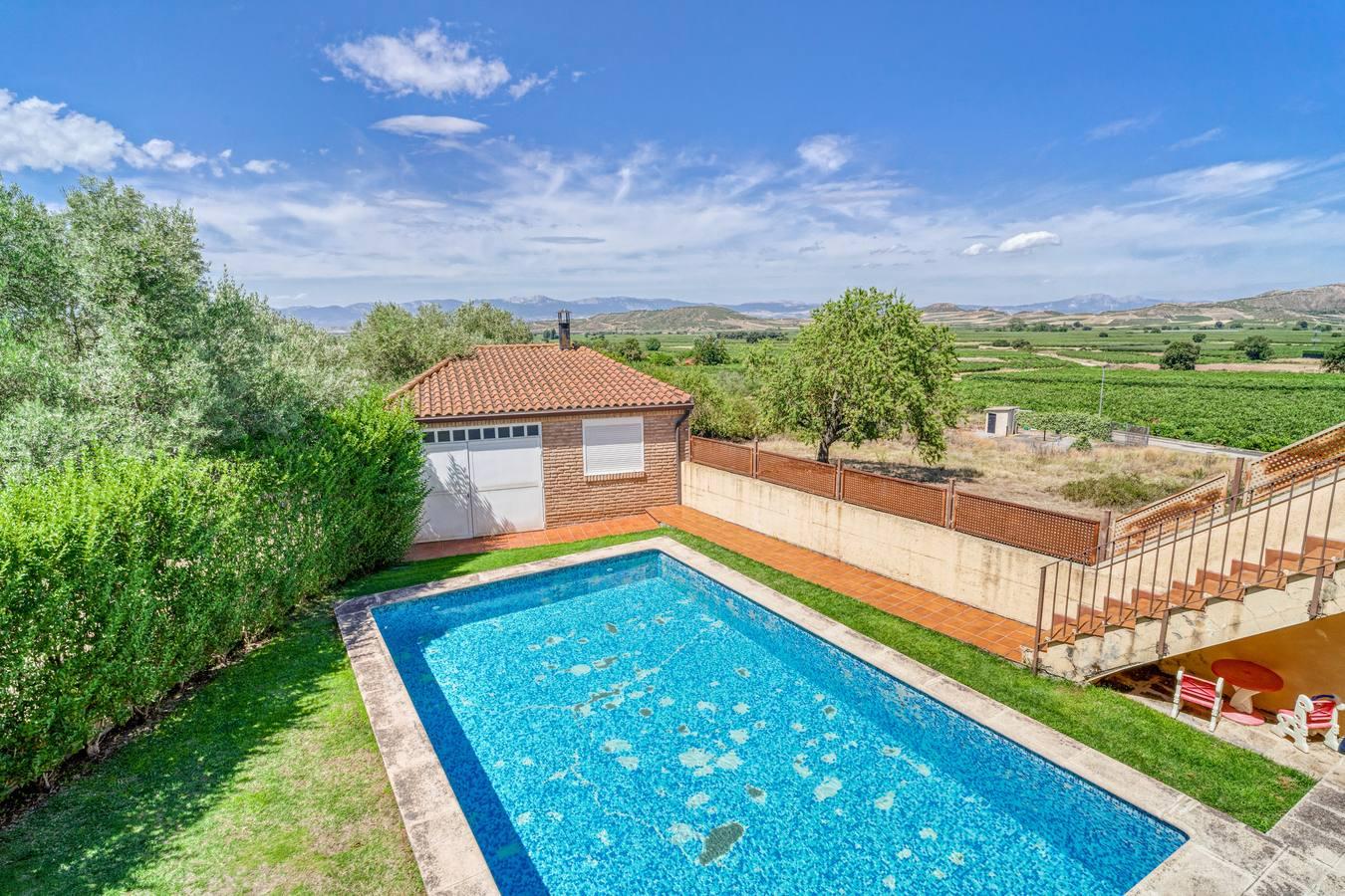 Fotos: Chalet adosado en Entrena