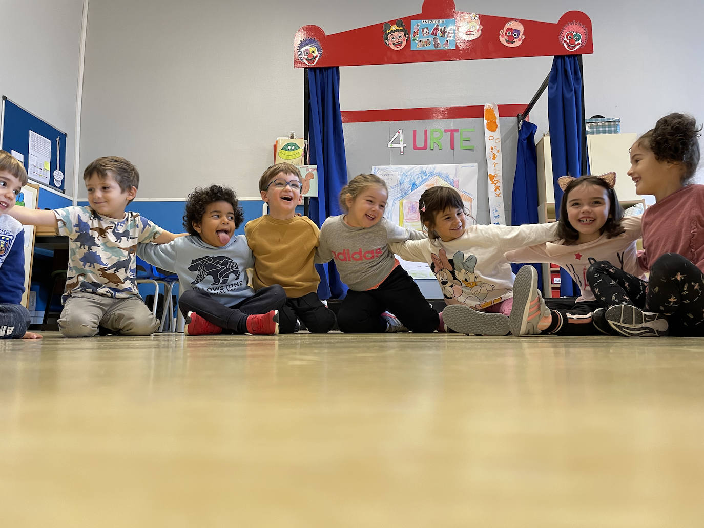 Los niños de Infantil, pasándoselo en grande.