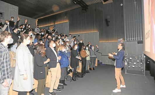 Sergio de Miguel puso en pie al auditorio con su charla. 