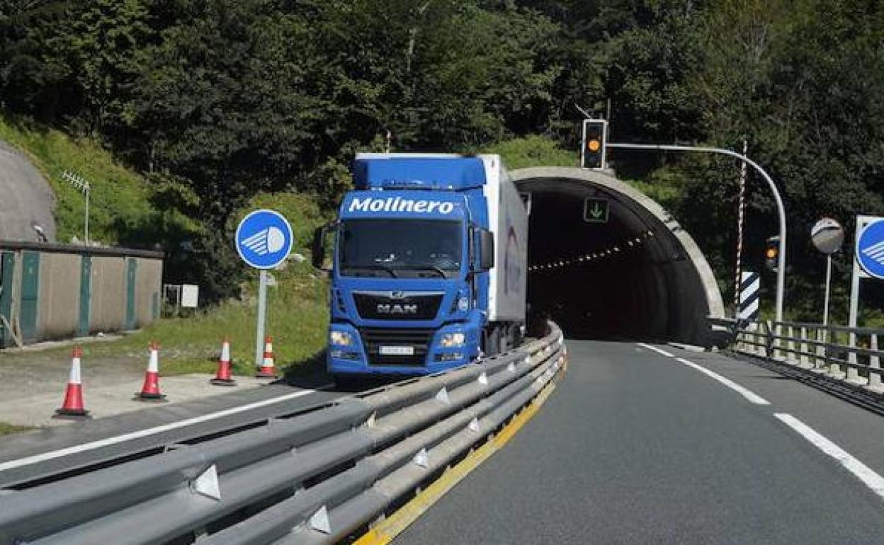 La A-15 se cerrará al tráfico la noche del lunes al martes entre Andoain y Berastegi