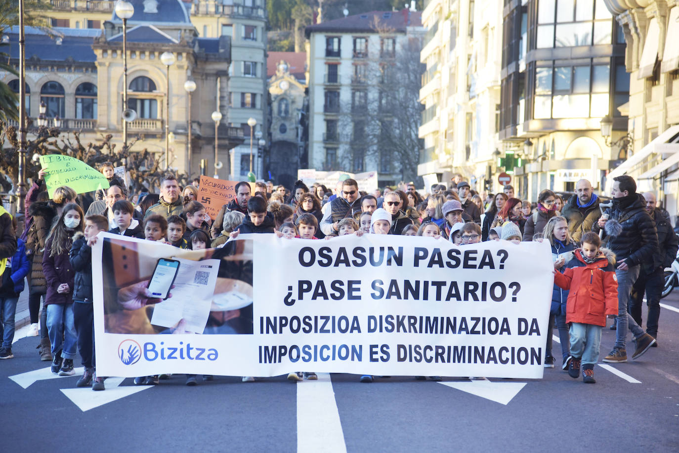 Fotos: Manifestación en contra del pasaporte sanitario