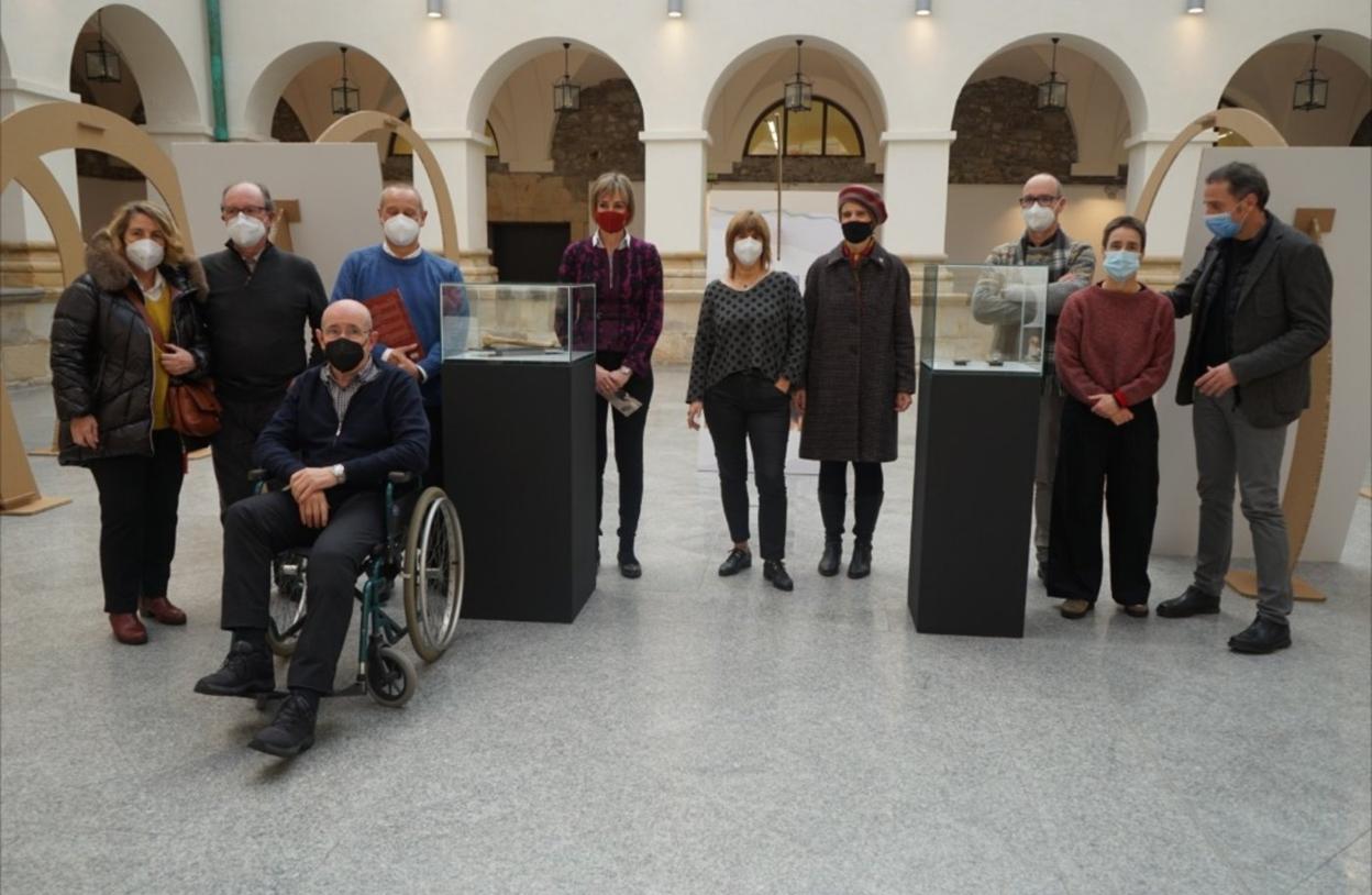 Representantes de algunas de las instituciones impulsoras de la iniciativa durante la presentación de ayer viernes en Kulturate. 